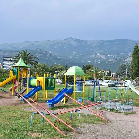 Family Close To Slovenska דירה